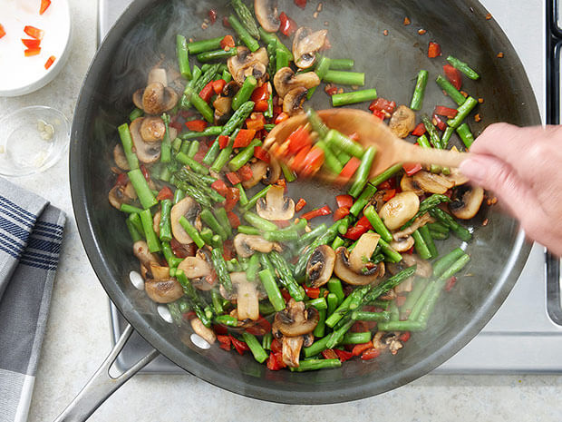 Sautéed Asparagus and Mushroom Chicken Pasta Step 1