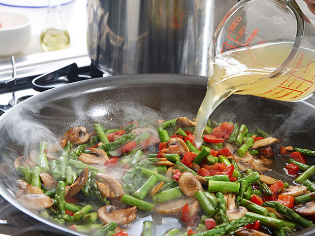 Sautéed Asparagus and Mushroom Chicken Pasta Step 2