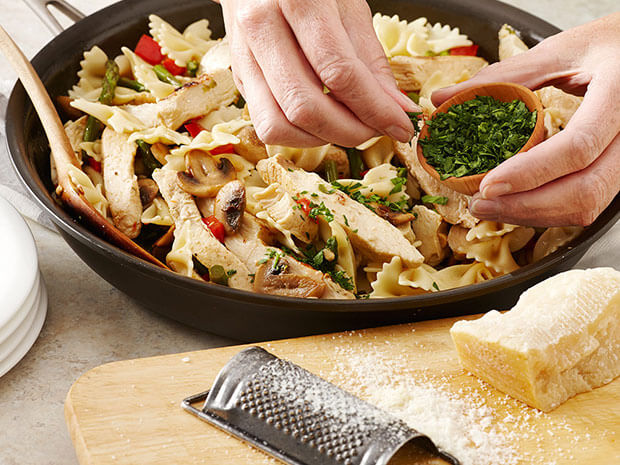 Sautéed Asparagus and Mushroom Chicken Pasta Step 4