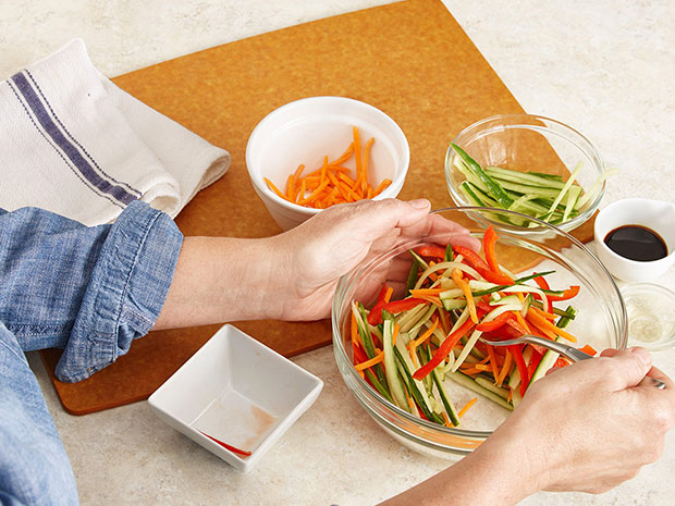 Step 1 Summer Rolls With Dipping Sauce Step 1