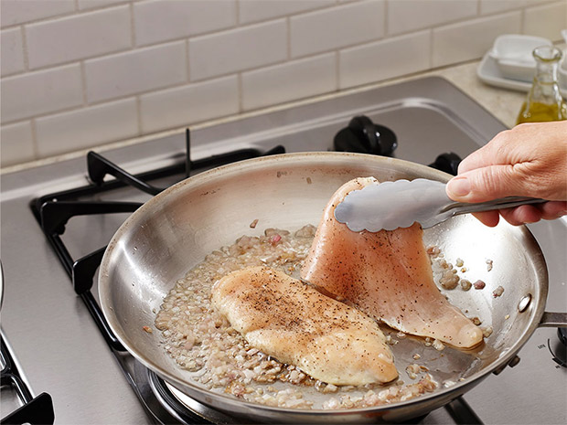 Tarragon Chicken With White Wine Sauce Step 1