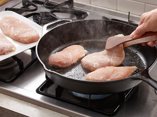 Step 2 Skillet Chicken With Roasted Red Pepper Cream Sauce Step 2