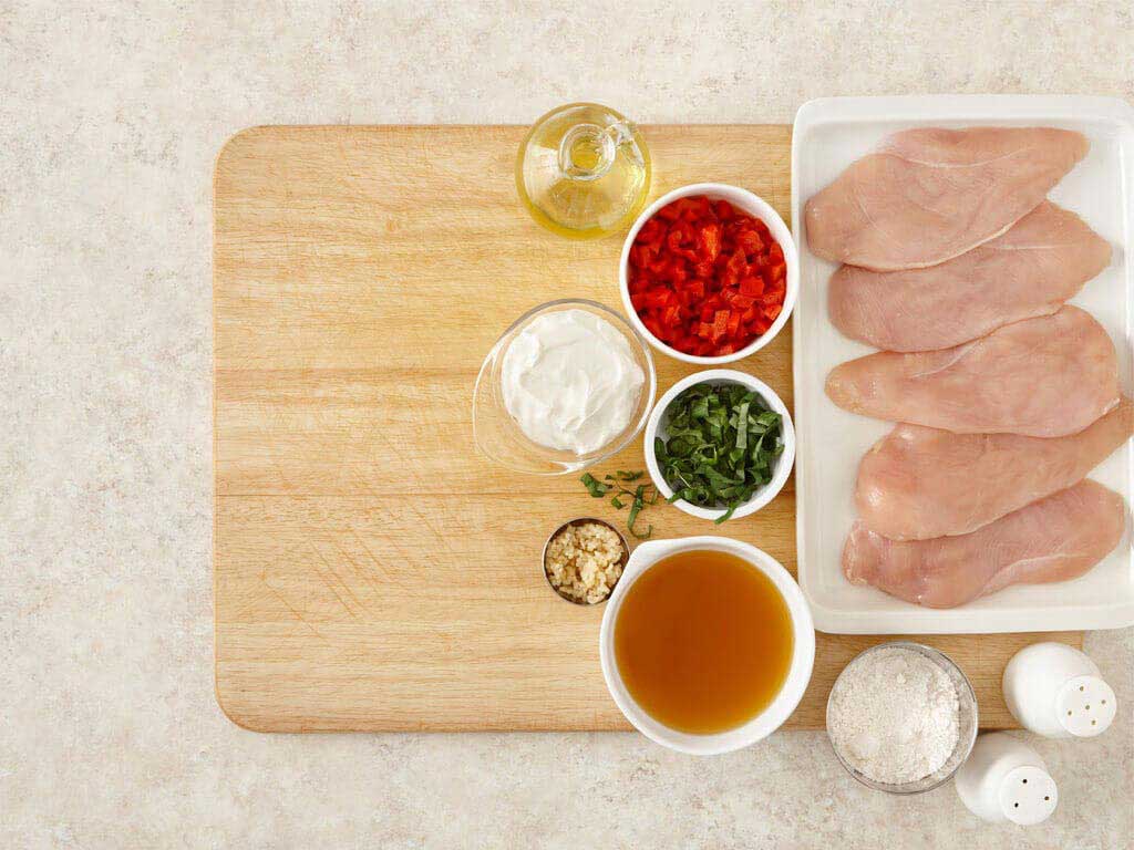 Skillet Chicken With Roasted Red Pepper Cream Sauce