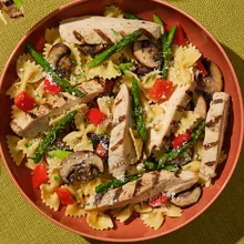 Saut&eacute;ed Asparagus and Mushroom Chicken Pasta