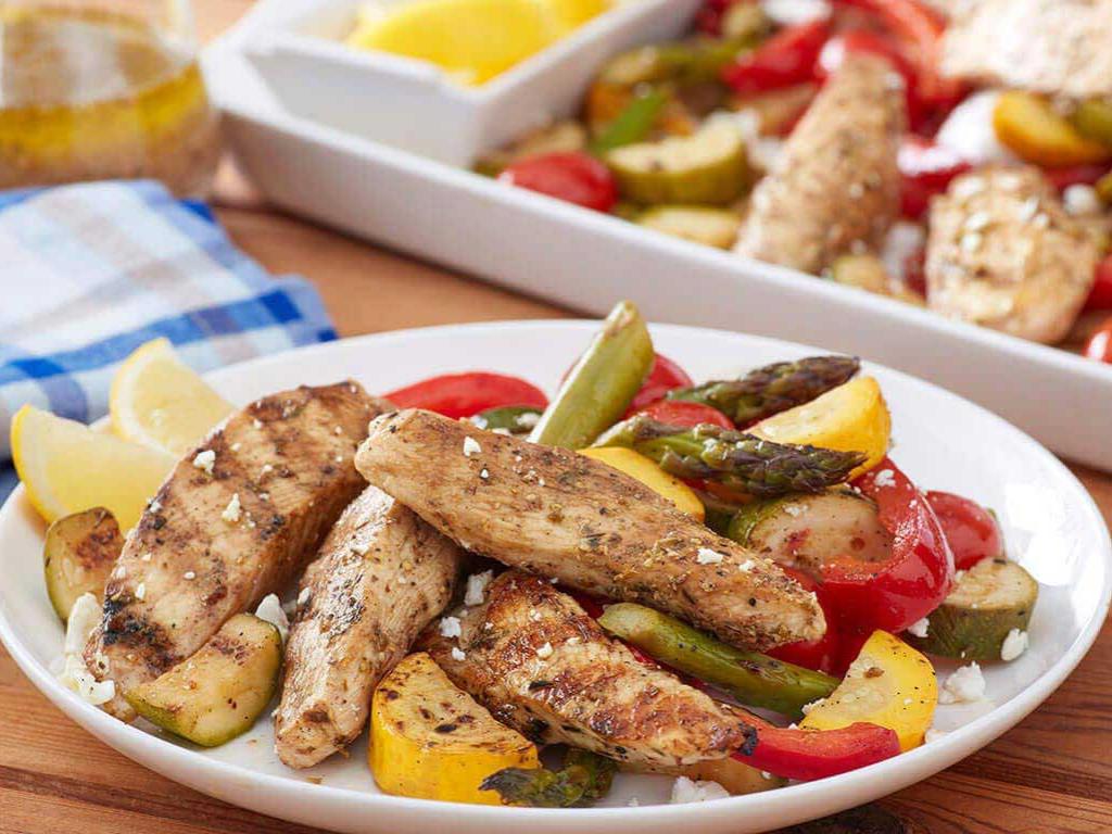 Grilled Chicken and Vegetable Basket Salad